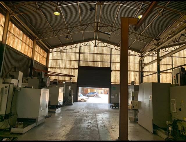 5,060M² WAREHOUSE TO LET IN ANDERBOLT